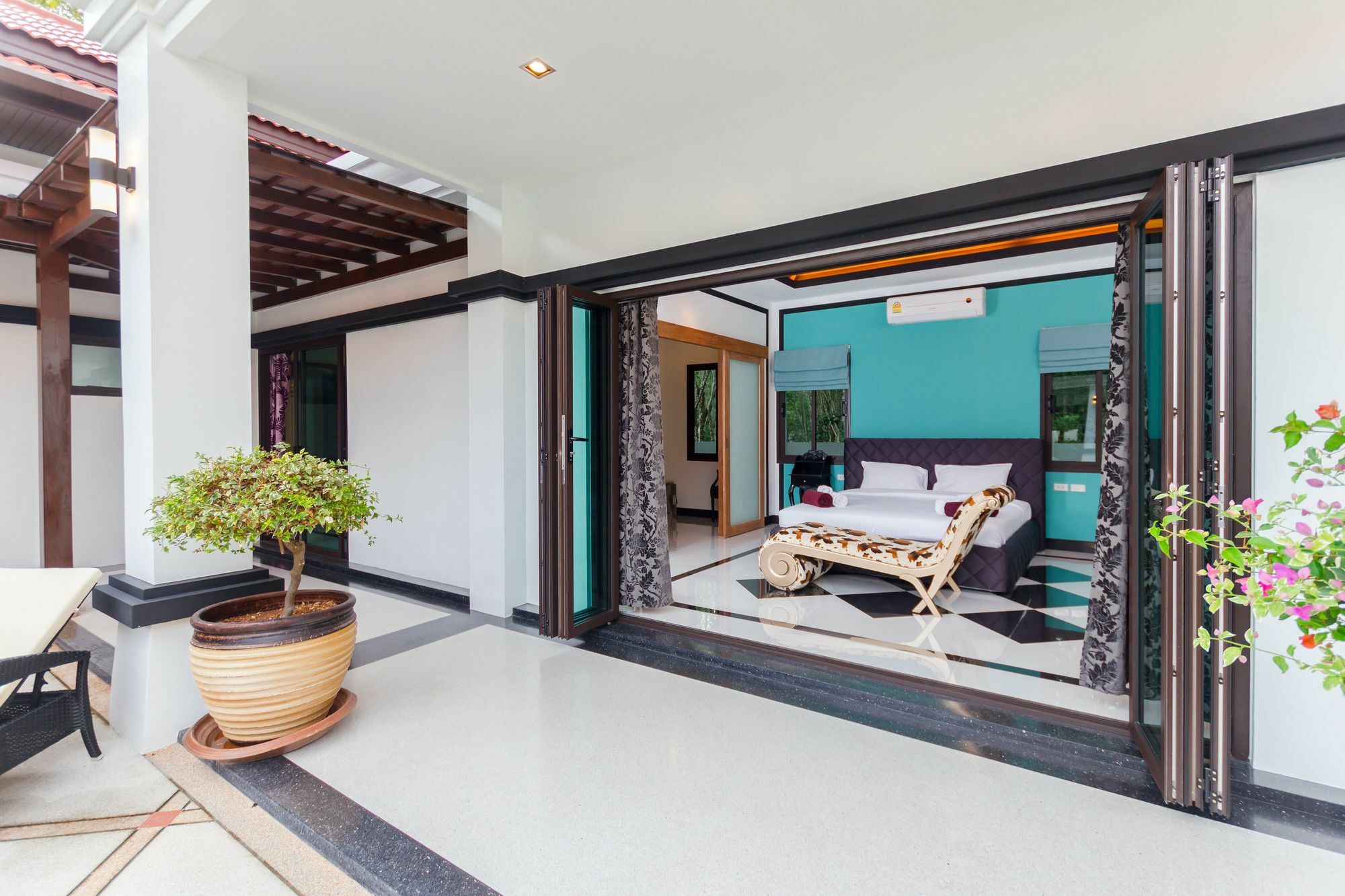 Jewels Villas Phuket Surin Beach  Eksteriør billede